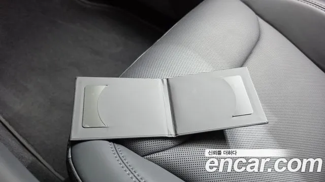 Tesla Model Y — Фото автомобиля 21