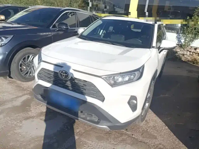 Фотография автомобиля — Toyota RAV4