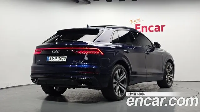 Audi Q8 55 TFSI quattro Premium — Фото автомобиля 2