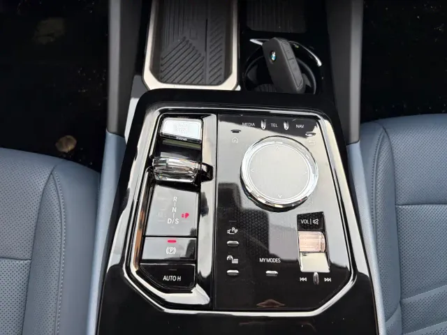 BMW 5 Series — Фото автомобиля 17