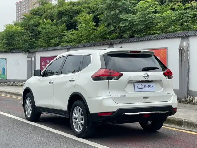 Nissan X-Trail — Фото автомобиля 5
