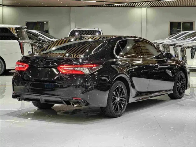 Toyota Camry — Фото автомобиля 4
