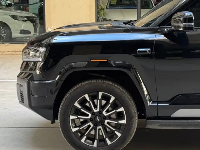 BYD FangChengBao Leopard 8 — Фото автомобиля 14