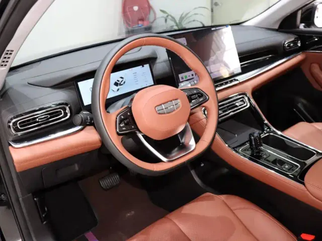 Geely Emgrand — Фото автомобиля 9