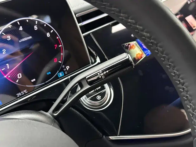Mercedes-Benz E-Class — Фото автомобиля 17