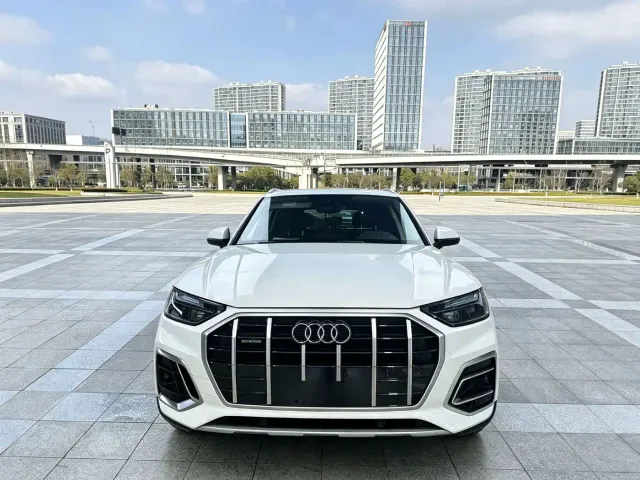 Audi Q5L — Фото автомобиля 3