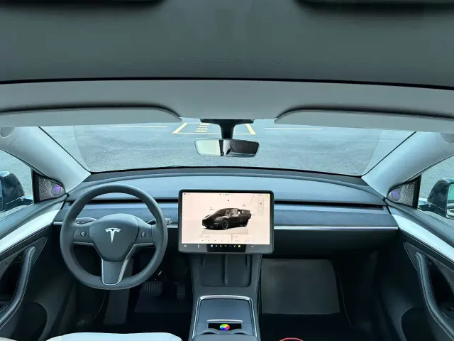Tesla Model Y — Фото автомобиля 9