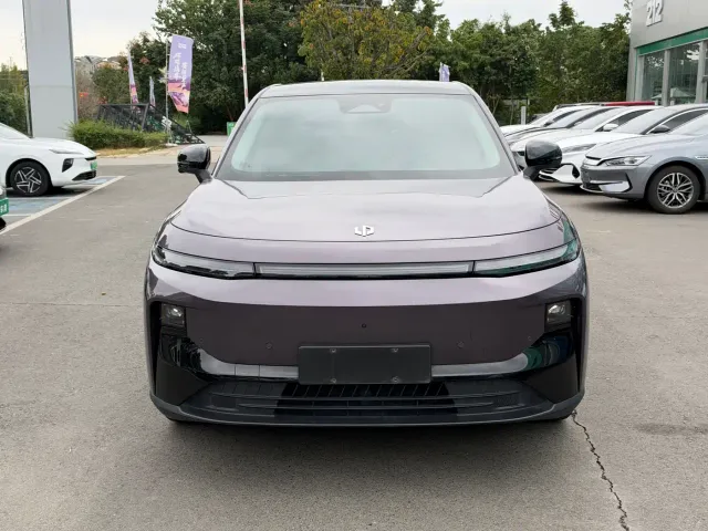 Leapmotor B10 — Фото автомобиля 2