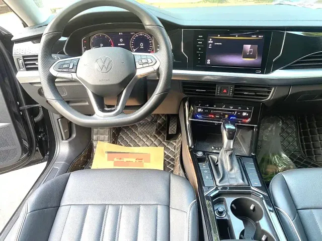 Volkswagen Passat — Фото автомобиля 4