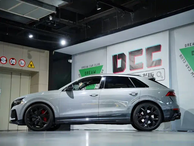 Audi RS Q8 — Фото автомобиля 13