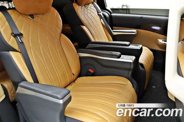 Kia Carnival Generation 4 — Фото автомобиля 14