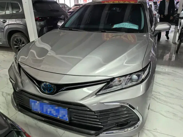 Toyota Camry — Фото автомобиля 2