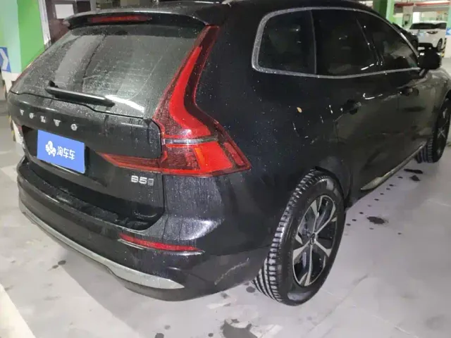 Volvo XC60 — Фото автомобиля 3
