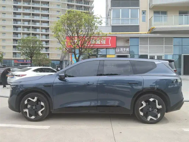 Nissan NX8 — Фото автомобиля 3