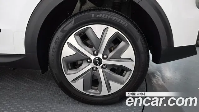 Kia Niro — Фото автомобиля 6
