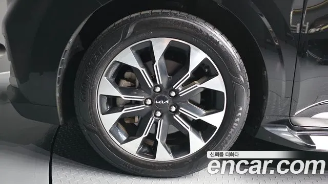Kia Carnival 4th Gen — Фото автомобиля 5