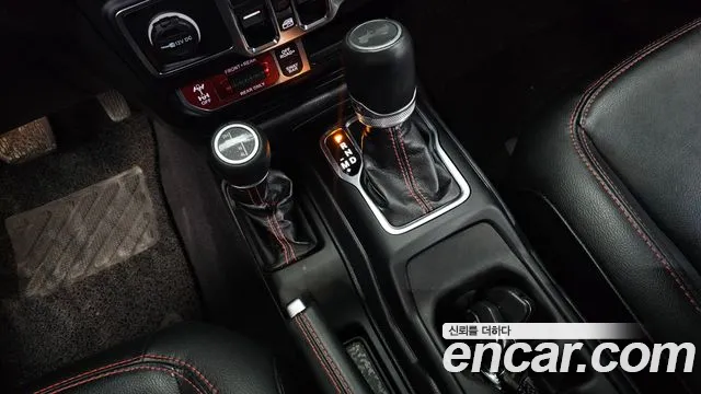 Jeep Wrangler Wrangler (JL) 2.0 Rubicon 4 двери Limited Edition Rain — Фото автомобиля 9