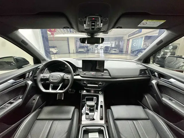 Audi Q5L — Фото автомобиля 10