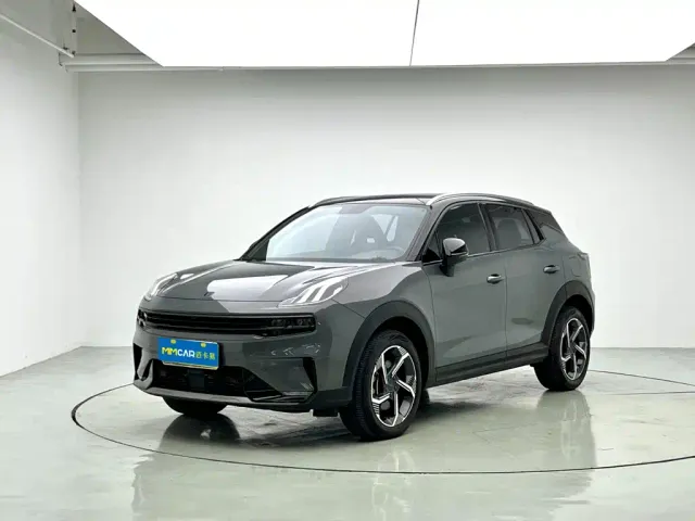 Фотография автомобиля — Lynk & Co 06