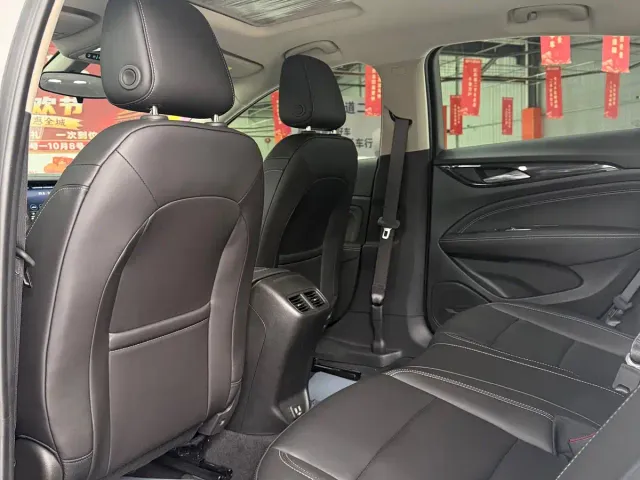 Buick Regal — Фото автомобиля 7