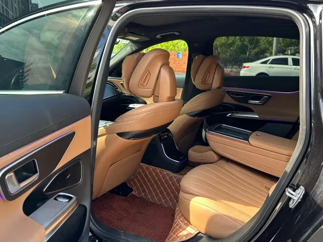 Mercedes-Benz E-Class — Фото автомобиля 6
