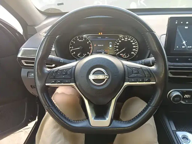 Nissan Teana — Фото автомобиля 10