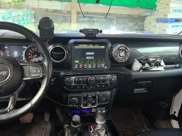 Jeep Wrangler — Фото автомобиля 13