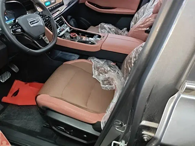 Skyworth Auto HT-i — Фото автомобиля 14