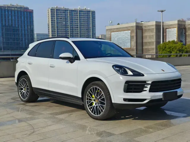 Porsche Cayenne — Фото автомобиля 3