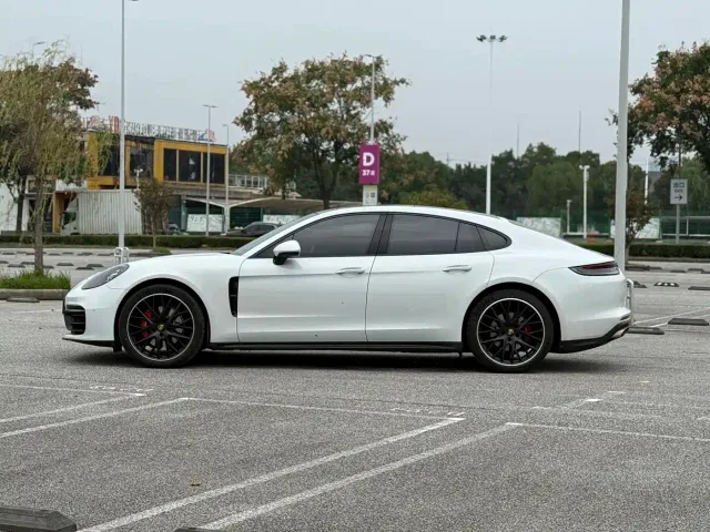 Porsche Panamera — Фото автомобиля 4