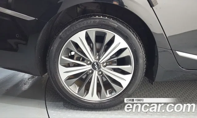 Kia K8 Hybrid — Фото автомобиля 5