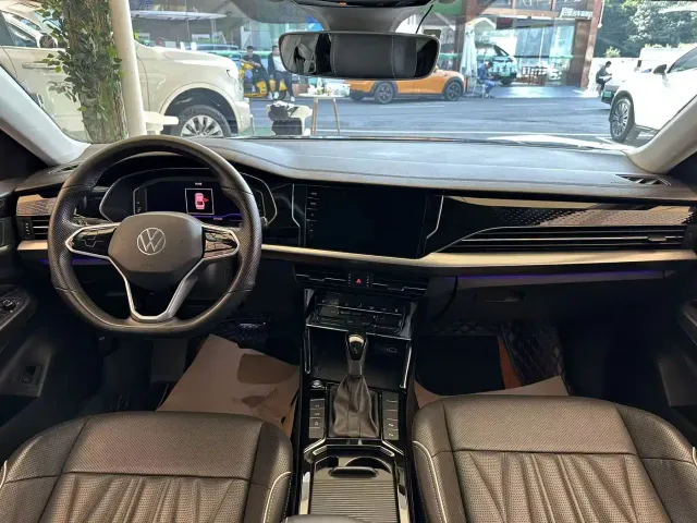 Volkswagen Passat — Фото автомобиля 10