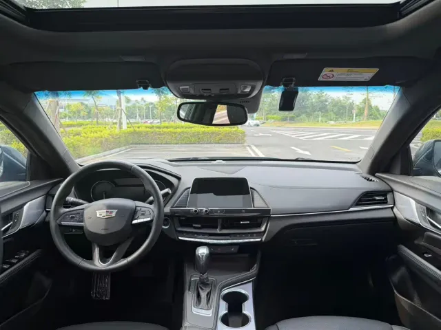 Cadillac CT4 — Фото автомобиля 8