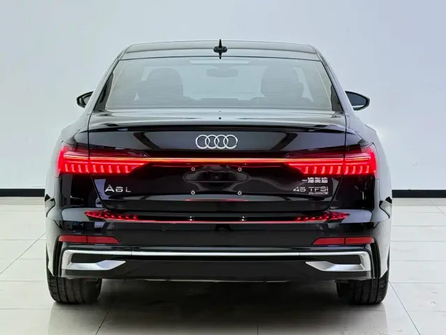 Audi A6L — Фото автомобиля 16