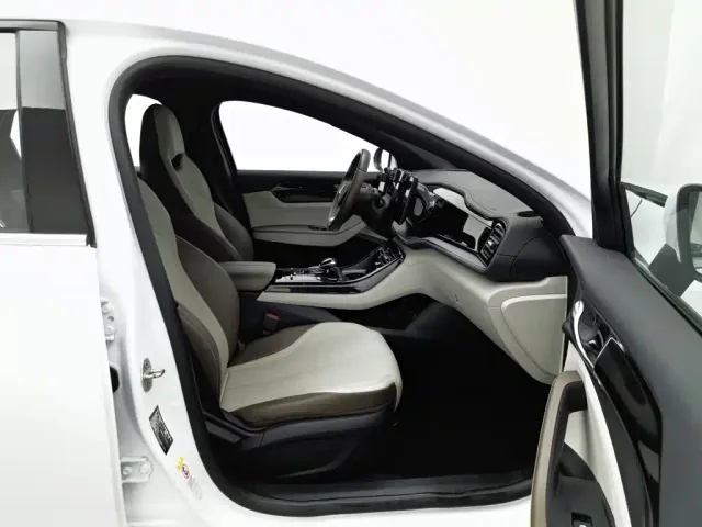 BYD Qin PLUS — Фото автомобиля 23