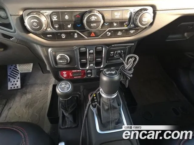 Jeep Wrangler JL — Фото автомобиля 9