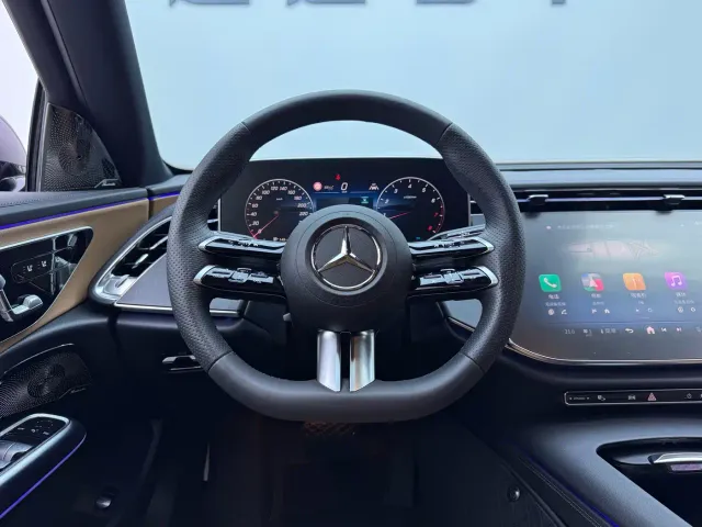 Mercedes-Benz E-Class — Фото автомобиля 16