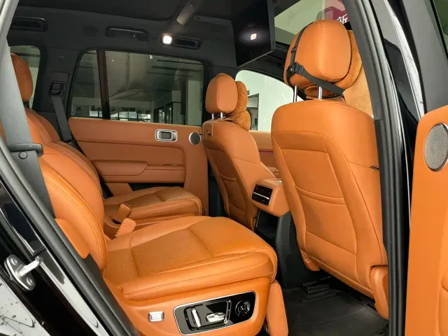 Li Auto L8 — Фото автомобиля 16