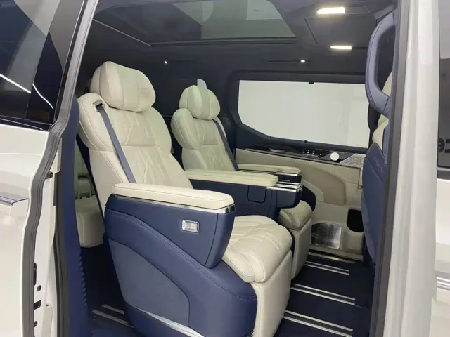 ZEEKR Zeekr 009 2024 6-seat Executive AWD 108kWh — Фото автомобиля 24