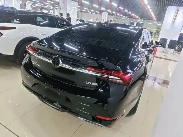 Buick LaCrosse — Фото автомобиля 6
