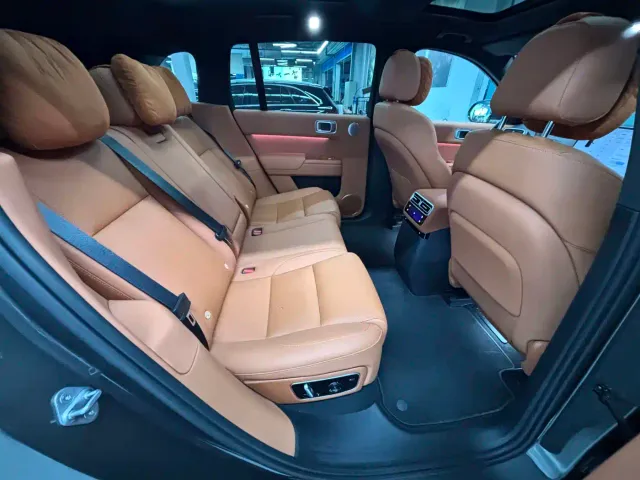 Li Auto L7 — Фото автомобиля 4