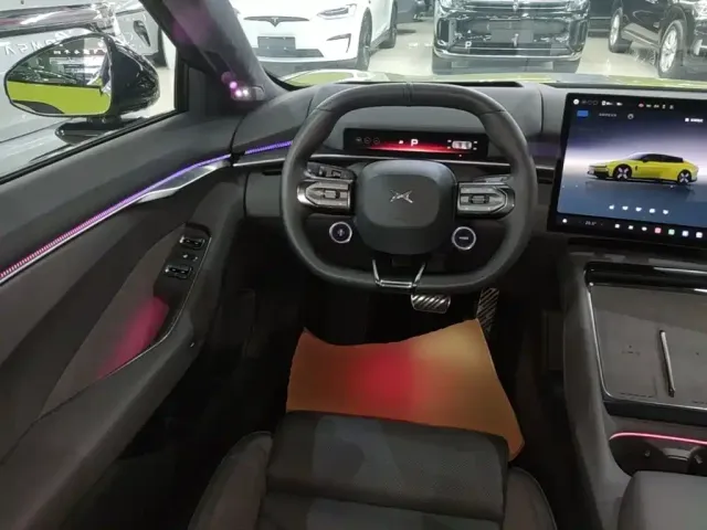XPeng XPeng P7 2025 Base Model — Фото автомобиля 10