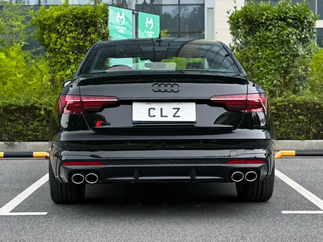 Audi S4 — Фото автомобиля 5