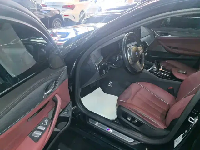 BMW 5 Series — Фото автомобиля 15