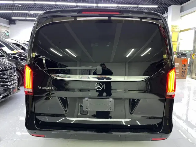 Mercedes-Benz V-Class — Фото автомобиля 13