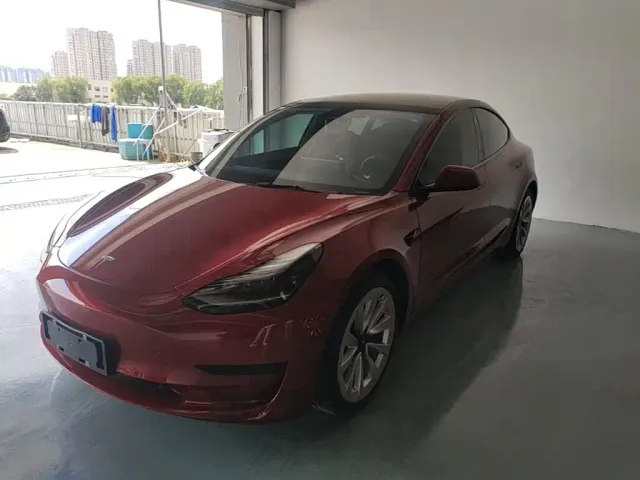 Фотография автомобиля — Tesla Model 3