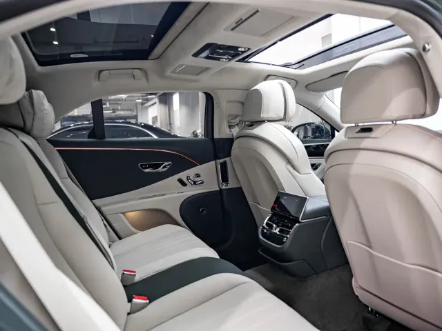 Bentley Flying Spur — Фото автомобиля 15