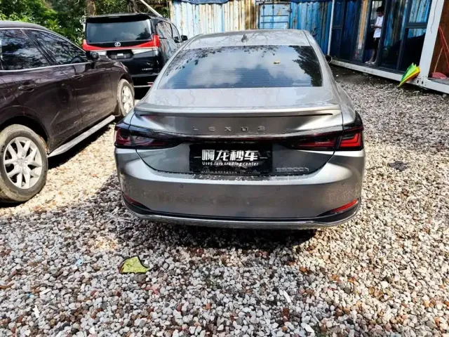 Lexus Lexus ES 2025 300h Ultimate Edition — Фото автомобиля 6