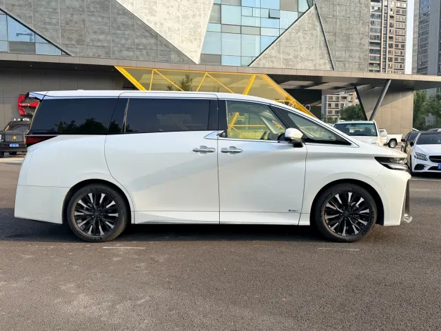 Toyota Vellfire — Фото автомобиля 3