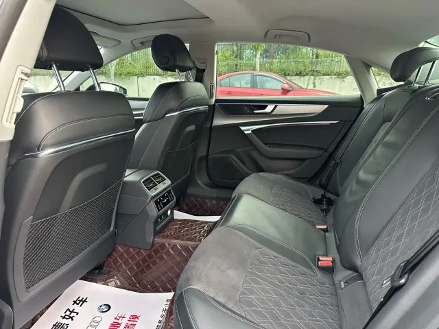 Audi A7L — Фото автомобиля 9